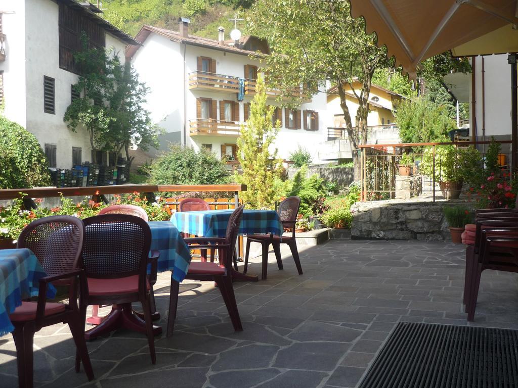 Albergo Ristorante Iris 奥伦佐卡多利 外观 照片